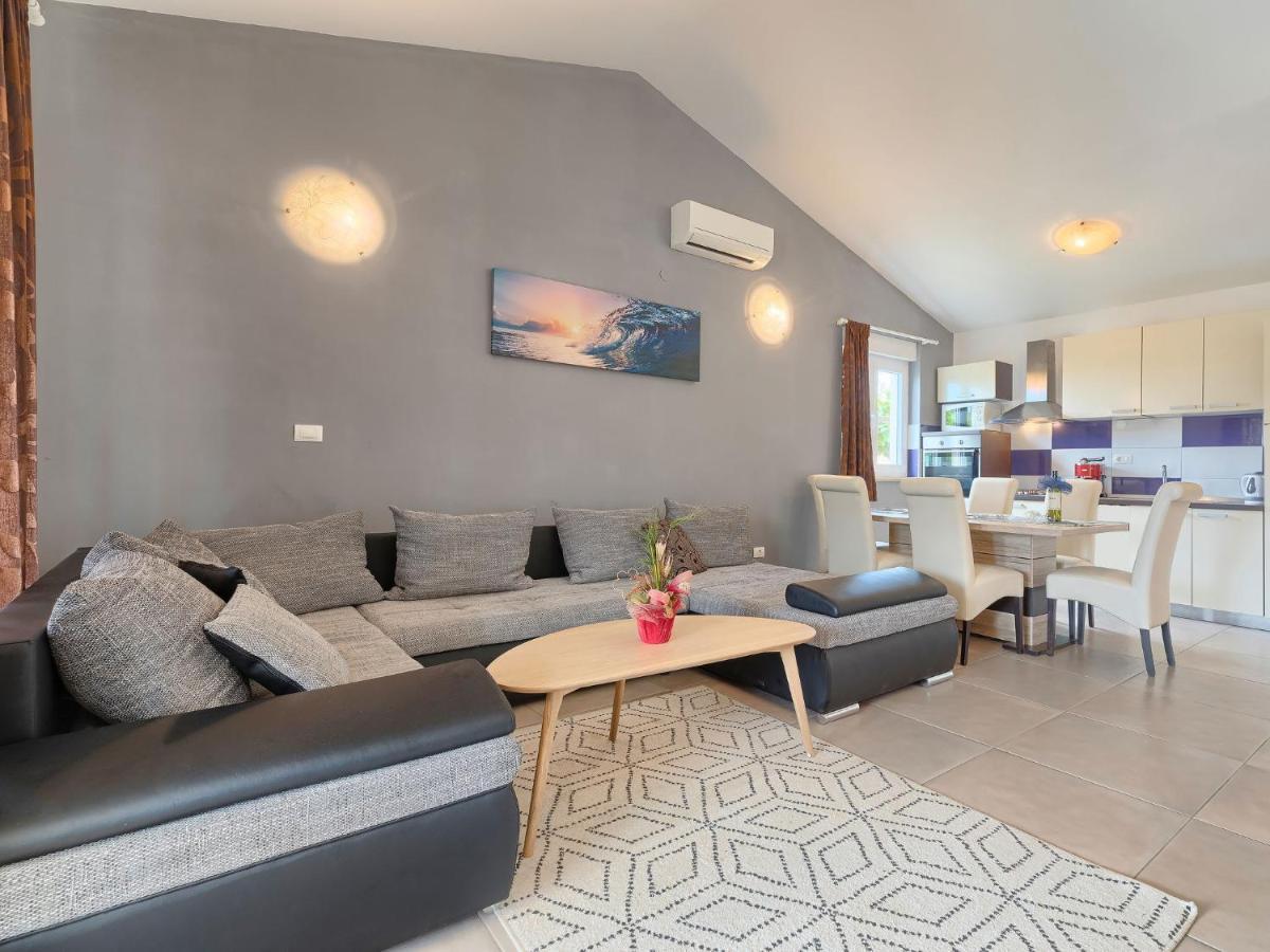 Holiday Home Goldi - Voj512 By Interhome Mednjan エクステリア 写真
